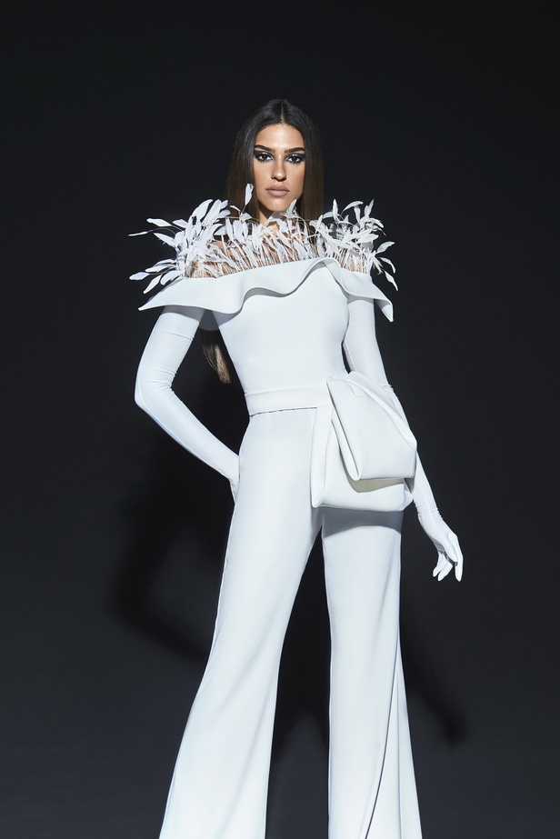 عرض مجموعة طوني ورد لأزياء الهوت كوتور لربيع وصيف 2021 ضمن أسبوع الموضة في باريس