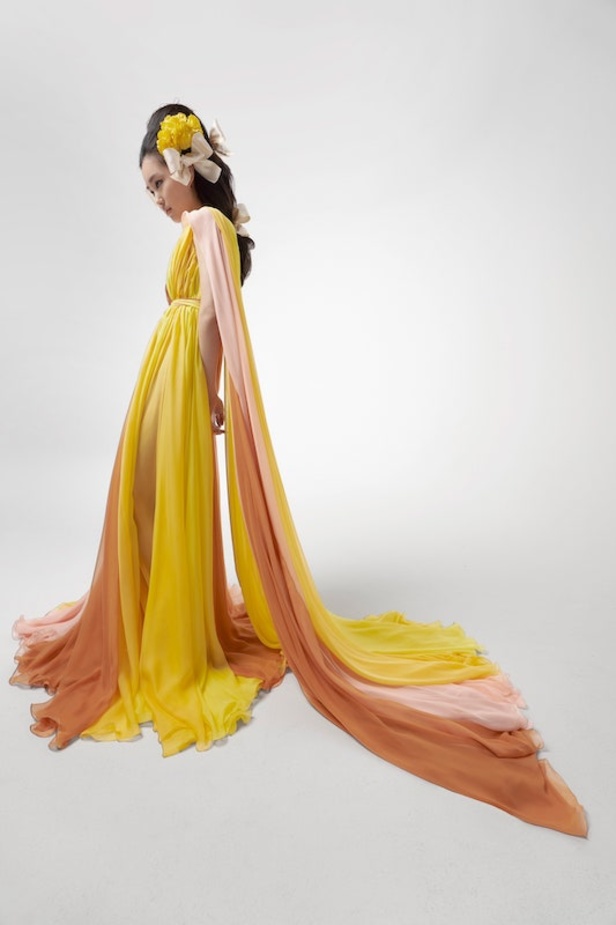 مجموعة جيامباتيستا فالي للهوت كوتور لربيع وصيف 2021 