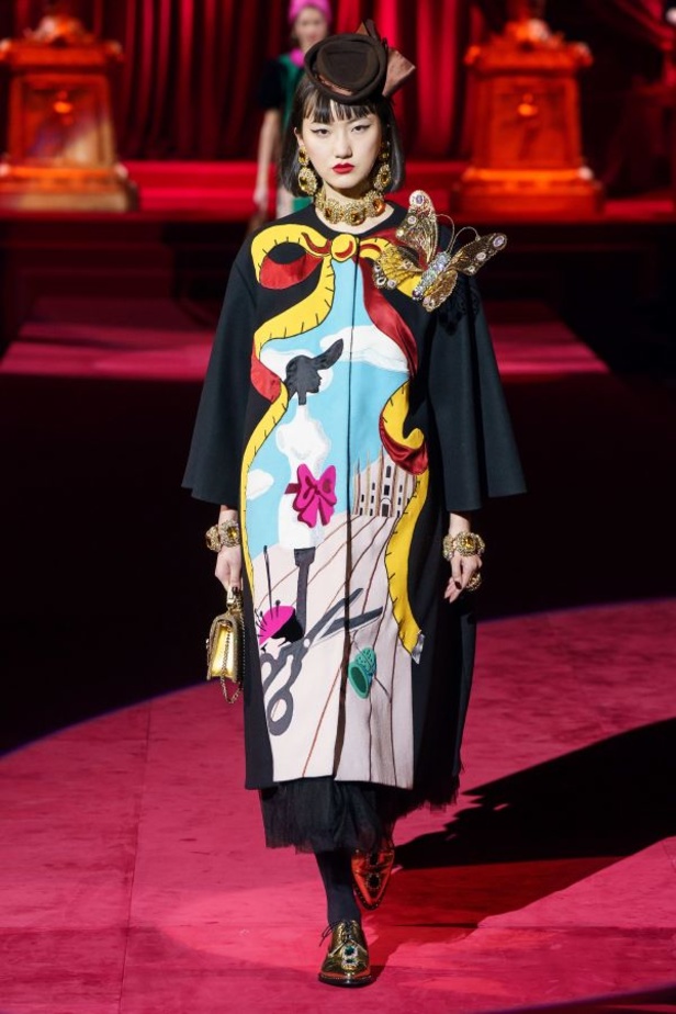 دولتشي أند غابانا تحيي موضة المرأة العصرية بتصاميمها