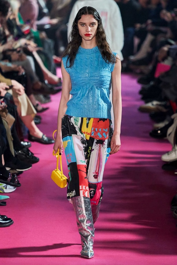 مجموعة الالبسة الجاهزة من  MSGMلخريف وشتاء 2020-2021