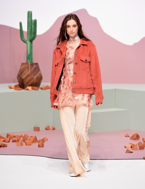 "فاشن فوروورد دبي" يختتم فعالياته مع أزياء مبتكرة وعروض مميزة