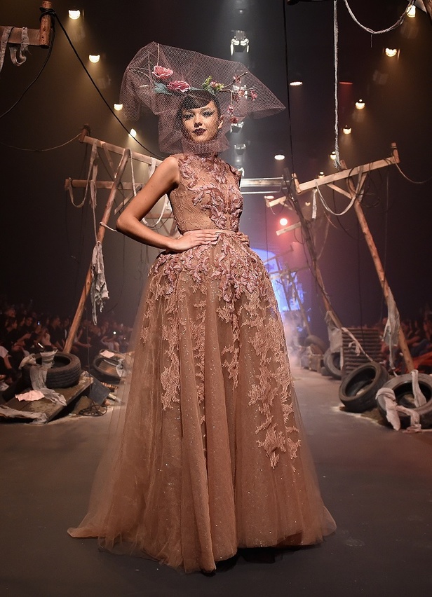 "فاشن فوروورد دبي" يختتم فعالياته مع أزياء مبتكرة وعروض مميزة