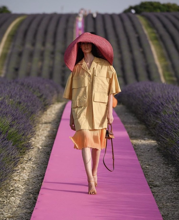 عرض حالم لدار جاكموس لربيع وصيف ٢٠٢٠