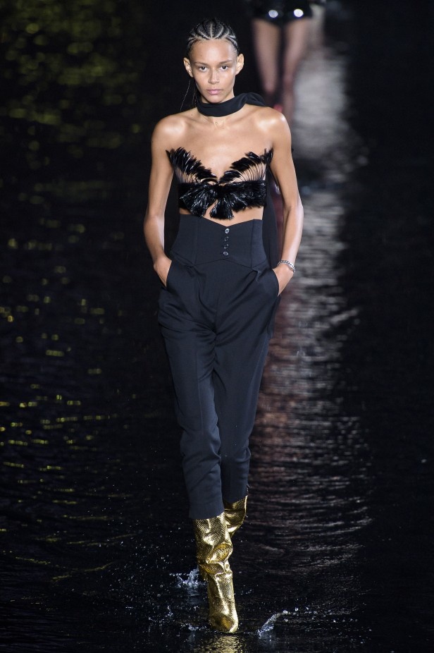 مجموعة Saint Laurent لربيع وصيف 2019