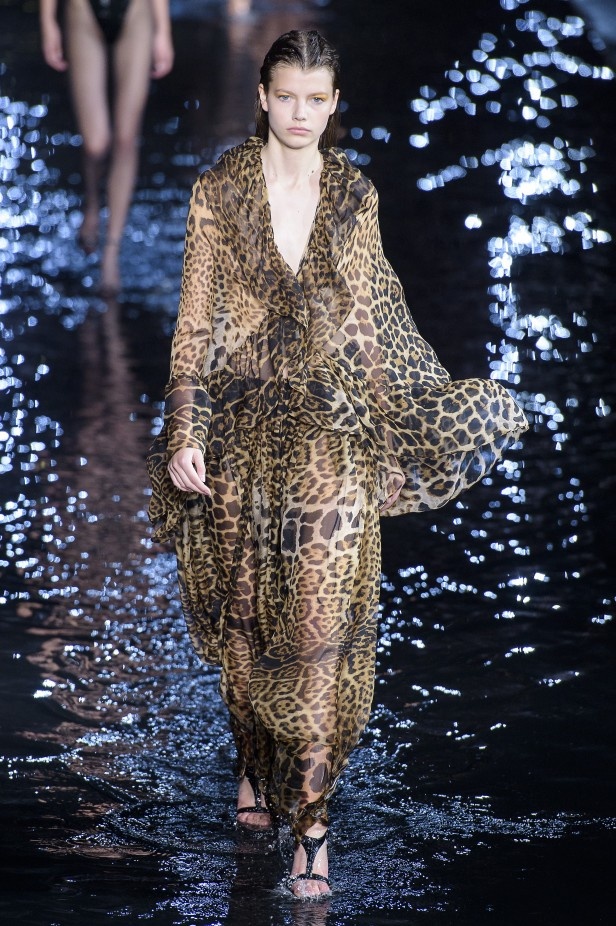 مجموعة Saint Laurent لربيع وصيف 2019