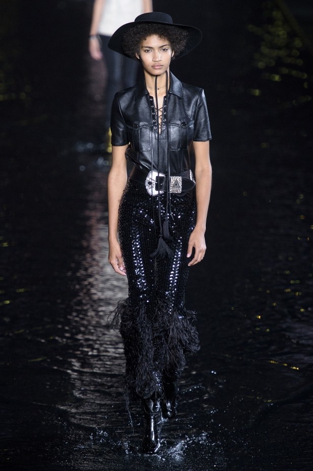 مجموعة Saint Laurent لربيع وصيف 2019