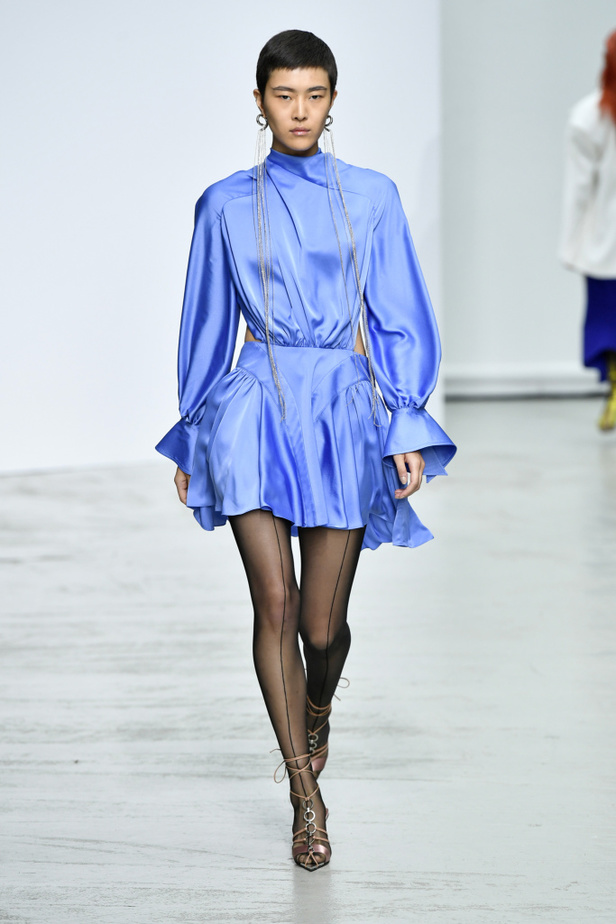 اسبوع الموضة في باريس 2019 عرض أزياء MUGLER لربيع وصيف 2020