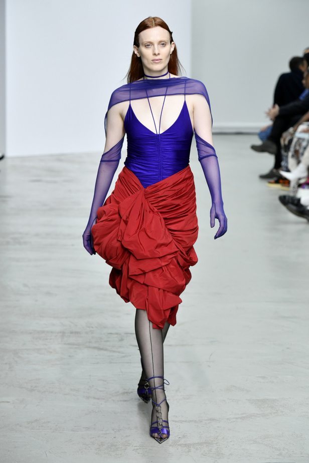 اسبوع الموضة في باريس 2019 عرض أزياء MUGLER لربيع وصيف 2020