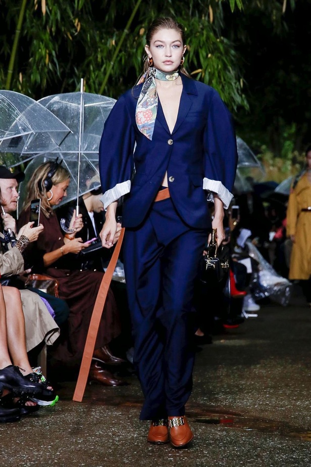 اسبوع الموضة في باريس 2019 عرض أزياء LANVIN لربيع وصيف 2020