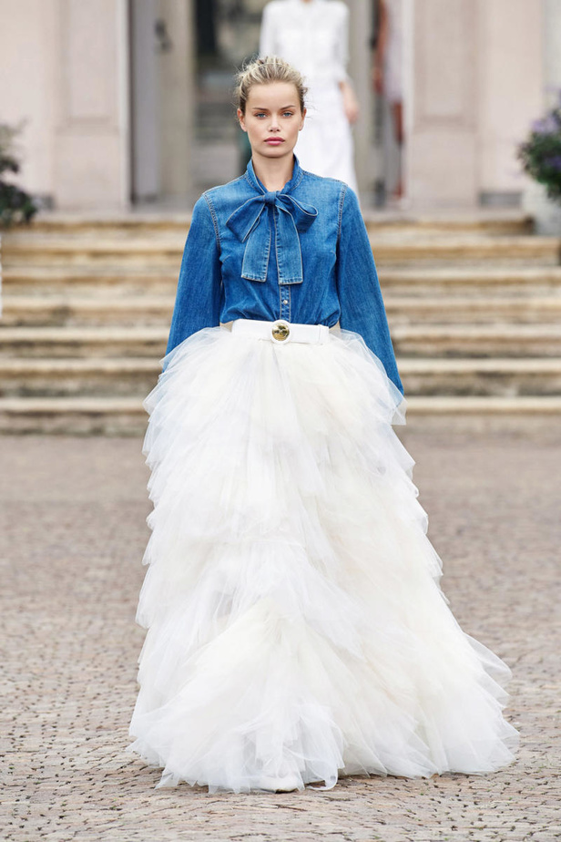 عرض ازياء Elisabetta Franchi من ميلانو لموسم ربيع وصيف 2021