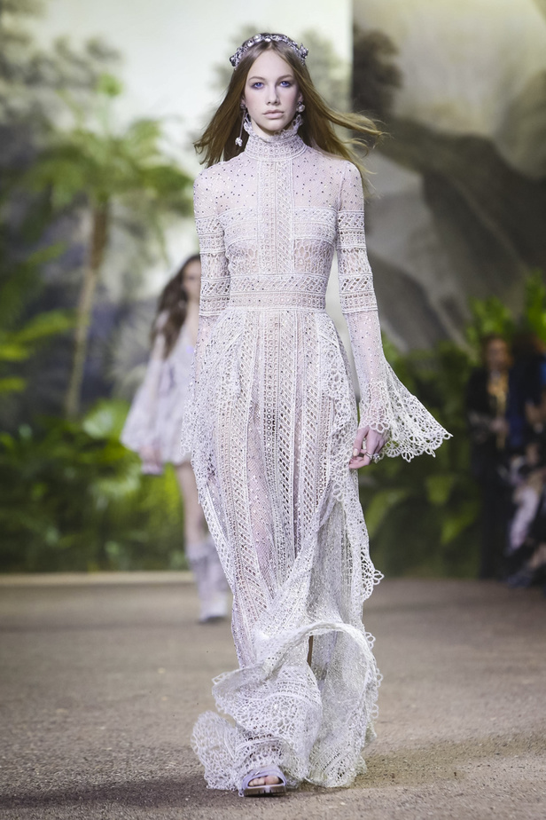 مجموعة إيلي صعب هوت كوتور لربيع وصيف 2016