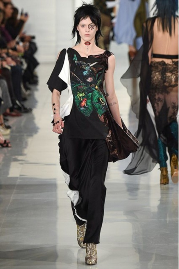 مجموعة فوضويّة وعشوائية لـMaison Margiela في عرض ربيع وصيف 2016