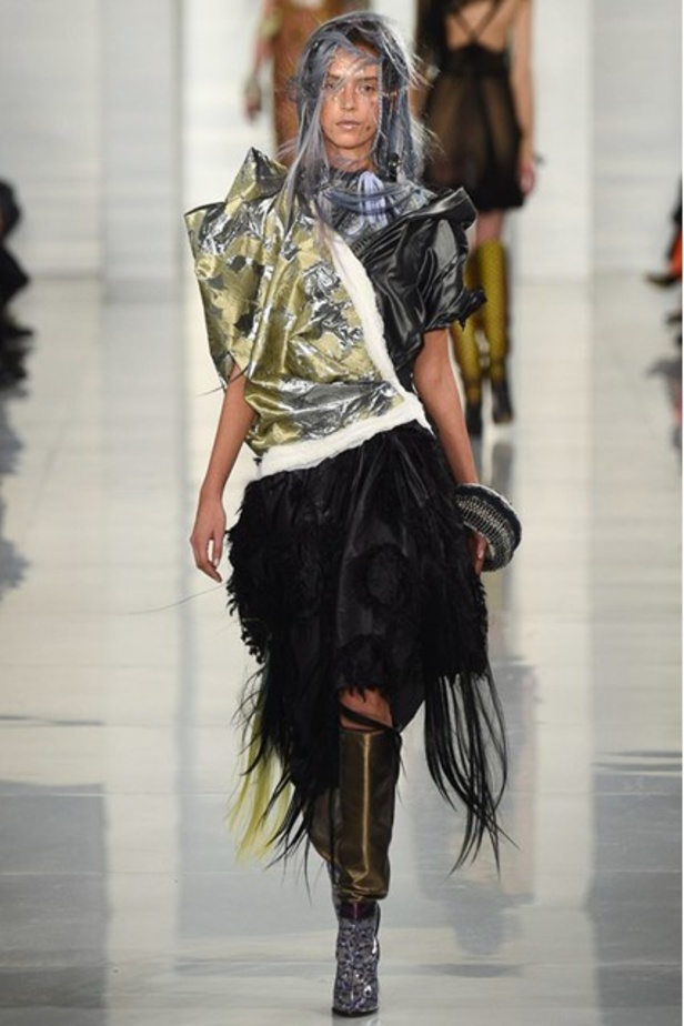 مجموعة فوضويّة وعشوائية لـMaison Margiela في عرض ربيع وصيف 2016