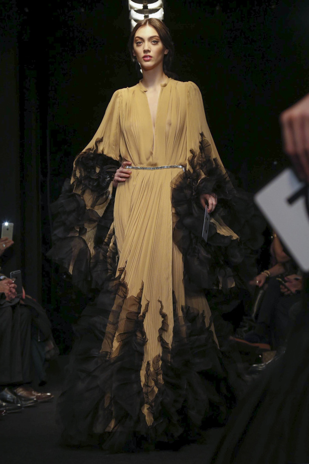 إبداعات Stephane Rolland للأزياء الفاخرة في عرض ربيع وصيف ٢٠١٦