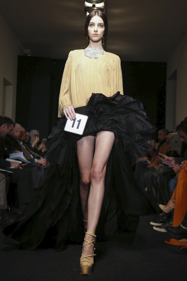 إبداعات Stephane Rolland للأزياء الفاخرة في عرض ربيع وصيف ٢٠١٦