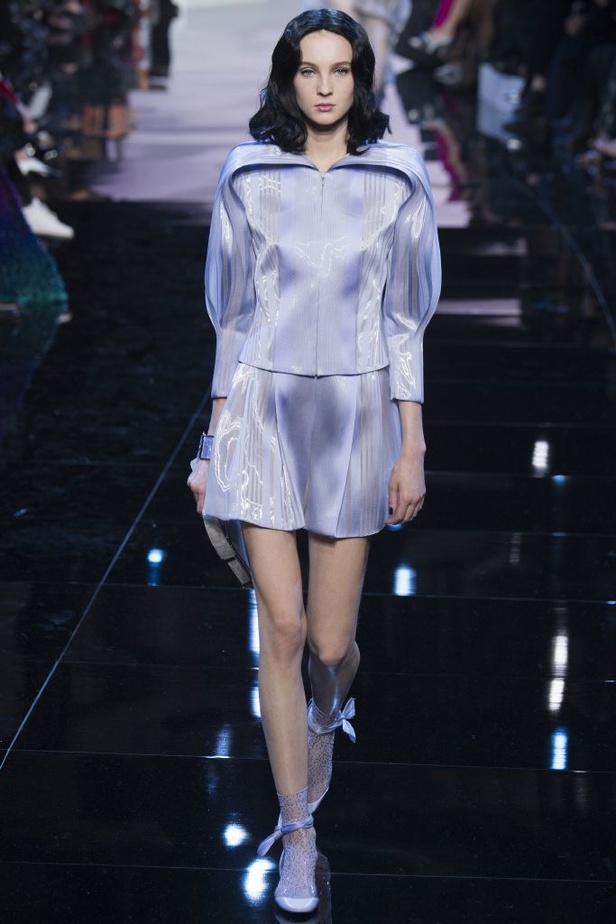 عرض "جورجيو أرماني بريفيه" الفاخر لربيع وصيف 2016