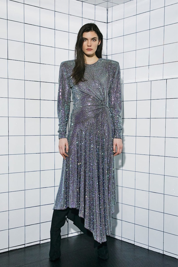 عرض أزياء ألكسندر فوتييه الهوت كوتور لربيع وصيف 2021 ضمن أسبوع الموضة في باريس !