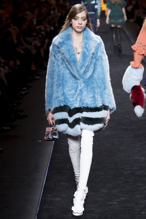 عرض أزياء فندي لخريف وشتاء ٢٠١٦ و ٢٠١٧