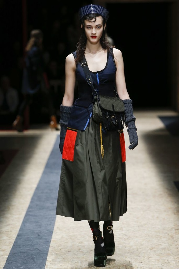 عرض برادا لخريف وشتاء 2016-2017