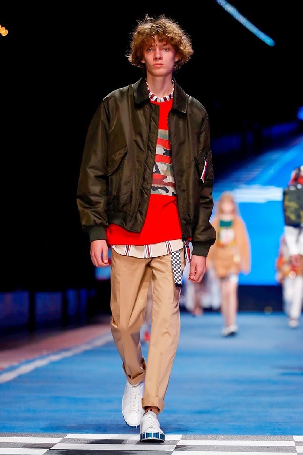 مجموعة Tommy Hilfiger للألبسة الجاهزة لربيع و صيف 2018