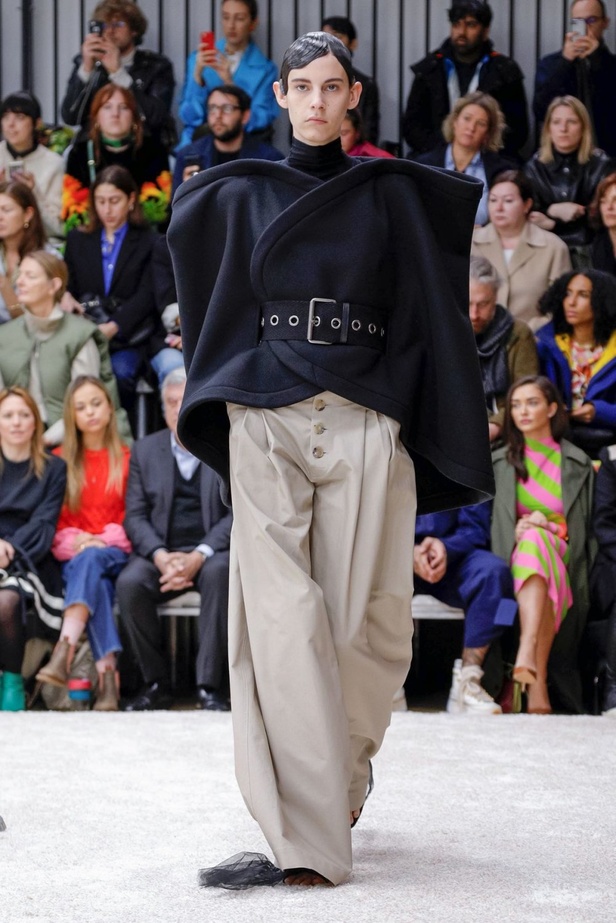 عرض أزياءJ.W. Anderson  لموسم خريف وشتاء 2019