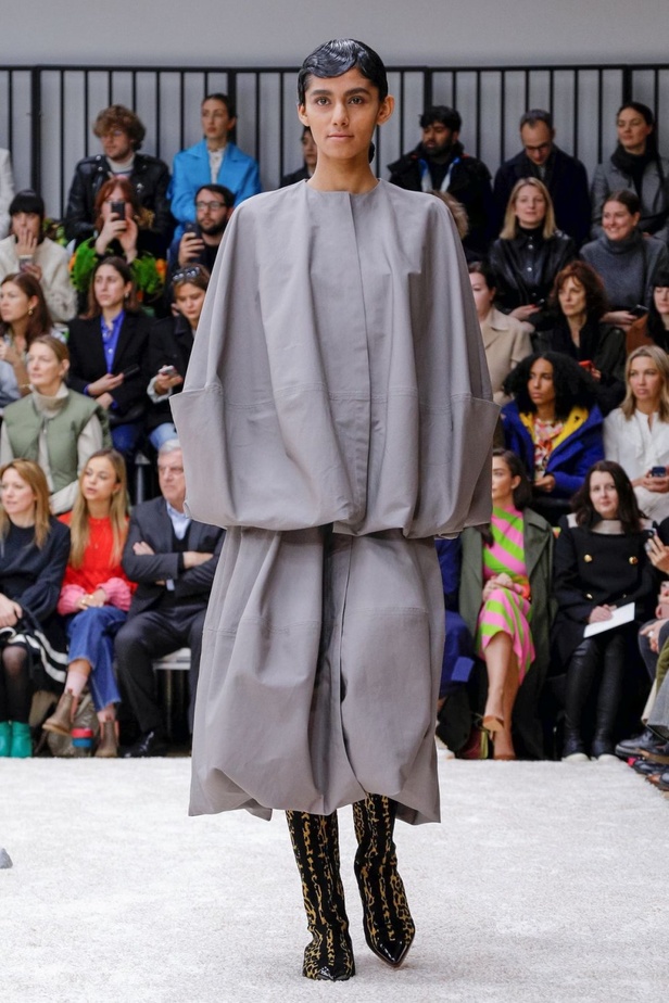 عرض أزياءJ.W. Anderson  لموسم خريف وشتاء 2019