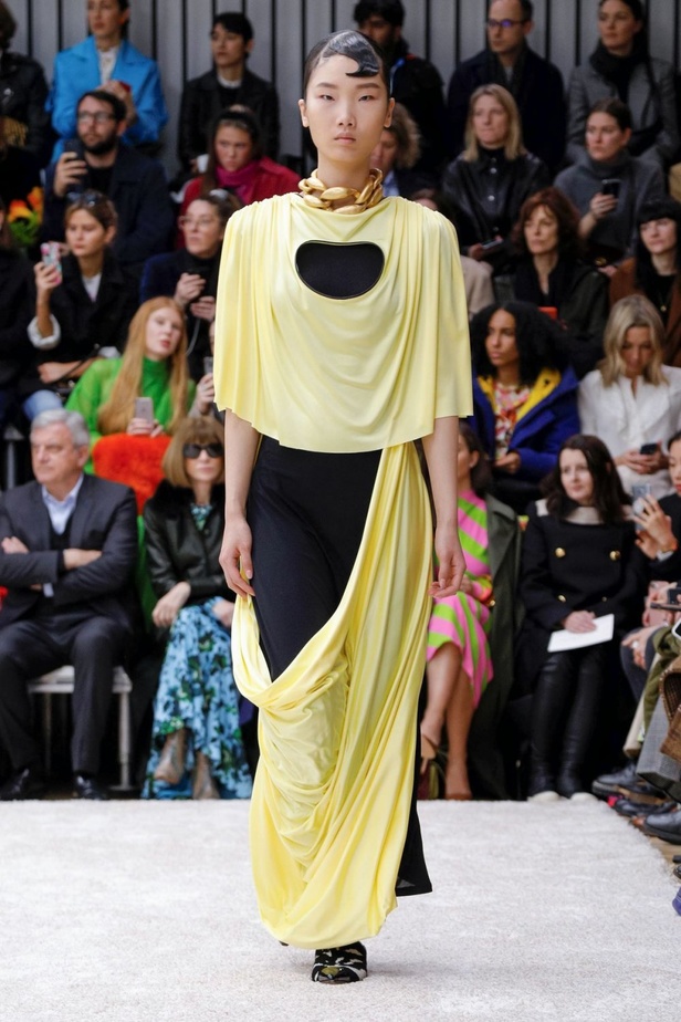 عرض أزياءJ.W. Anderson  لموسم خريف وشتاء 2019