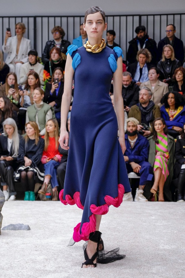 عرض أزياءJ.W. Anderson  لموسم خريف وشتاء 2019