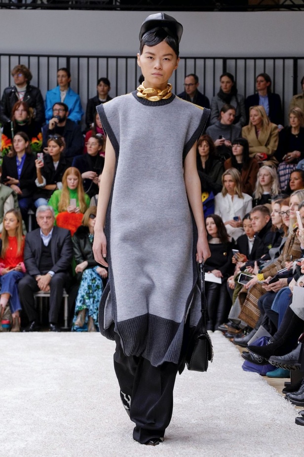 عرض أزياءJ.W. Anderson  لموسم خريف وشتاء 2019