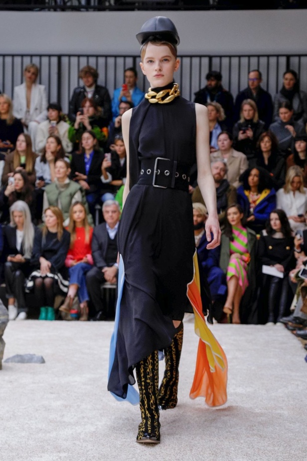 عرض أزياءJ.W. Anderson  لموسم خريف وشتاء 2019