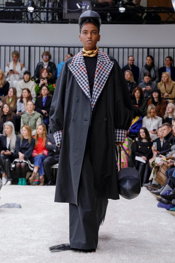 عرض أزياءJ.W. Anderson  لموسم خريف وشتاء 2019