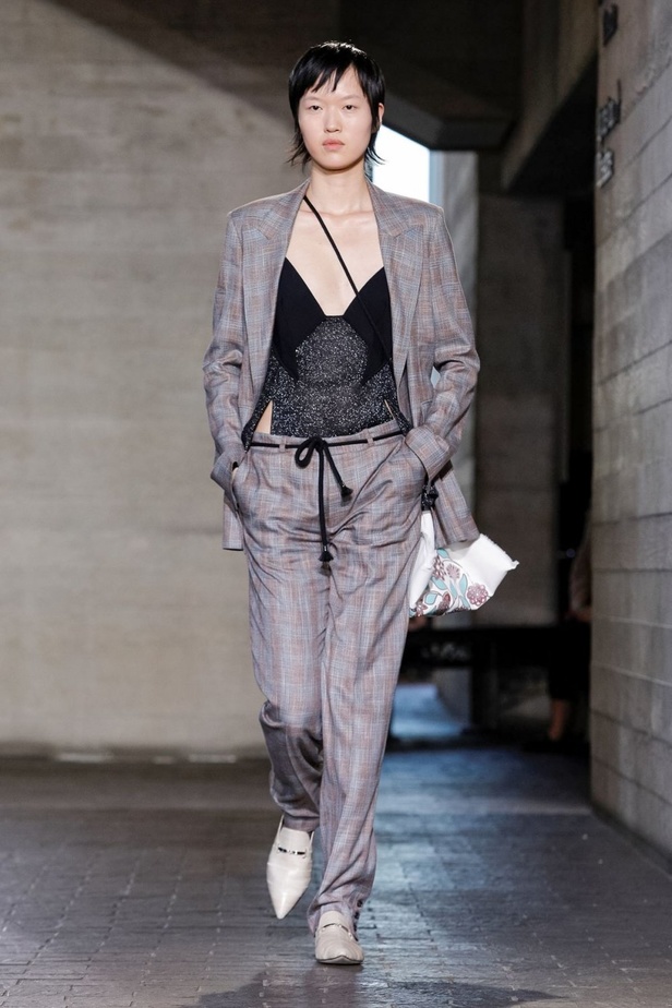 عرض أزياء Roland Mouret لخريف وشتاء 2019