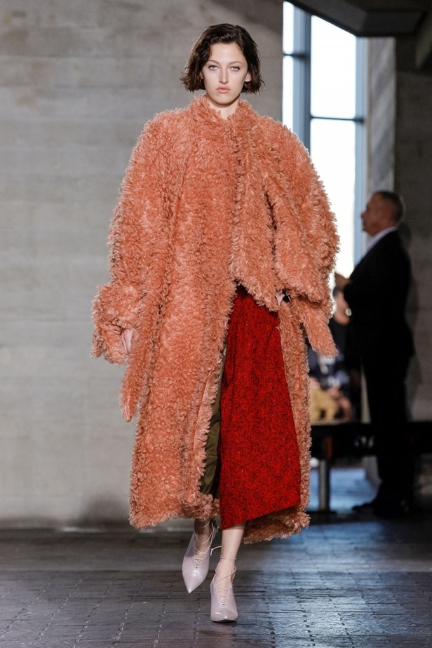 عرض أزياء Roland Mouret لخريف وشتاء 2019