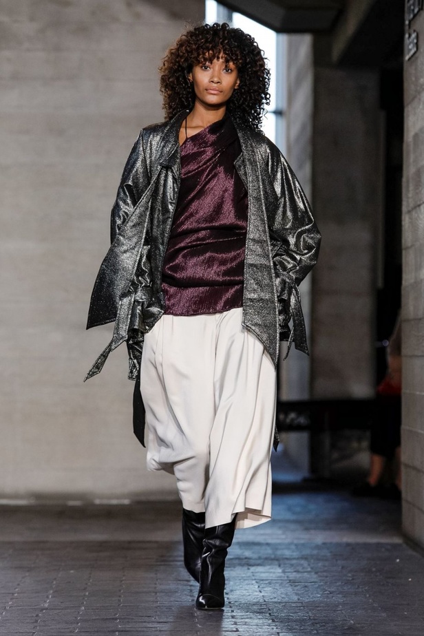 عرض أزياء Roland Mouret لخريف وشتاء 2019