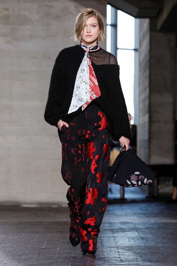 عرض أزياء Roland Mouret لخريف وشتاء 2019