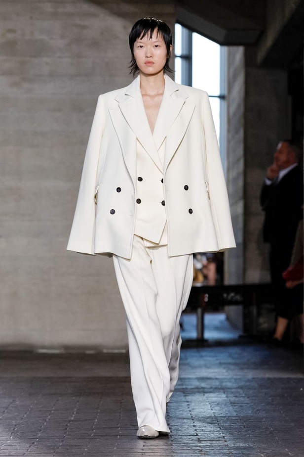 عرض أزياء Roland Mouret لخريف وشتاء 2019