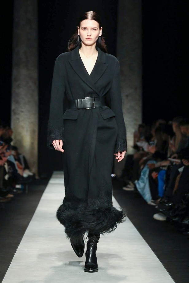 عرض أزياء ERMANNO SCERVINO في اسبوع الموضة في ميلان 2020 