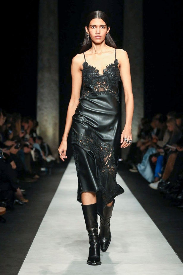 عرض أزياء ERMANNO SCERVINO في اسبوع الموضة في ميلان 2020 