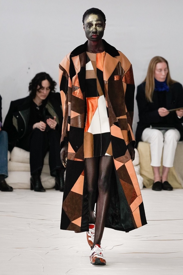 خطوط تجريدية في عرض مجموعة Marni FW20