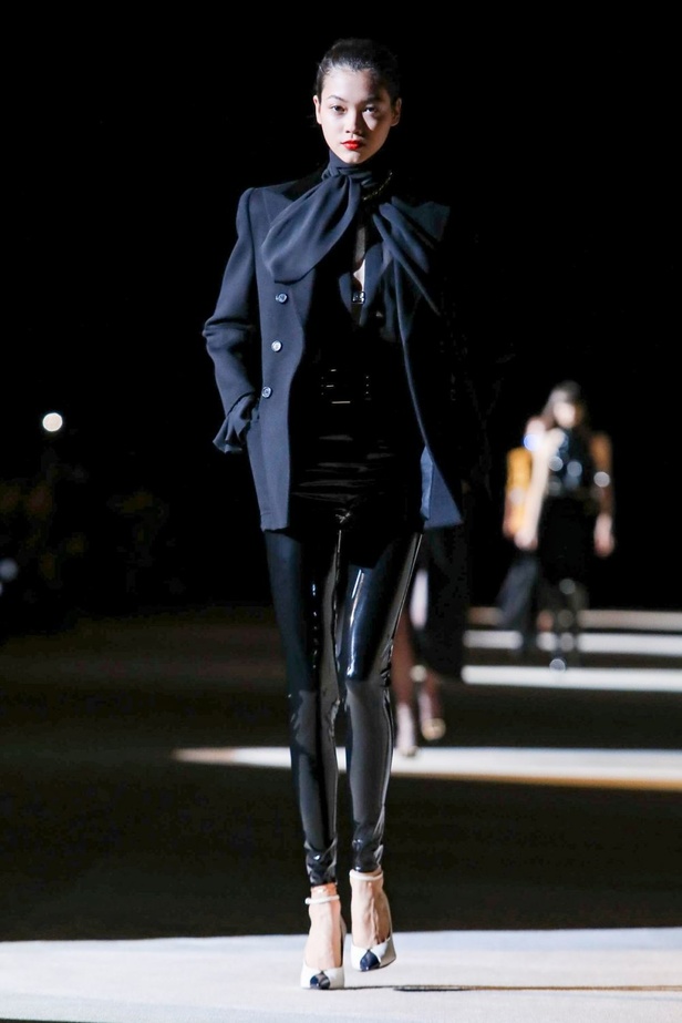 مجموعة سان لوران خريف وشتاء 2020-2021 من باريس