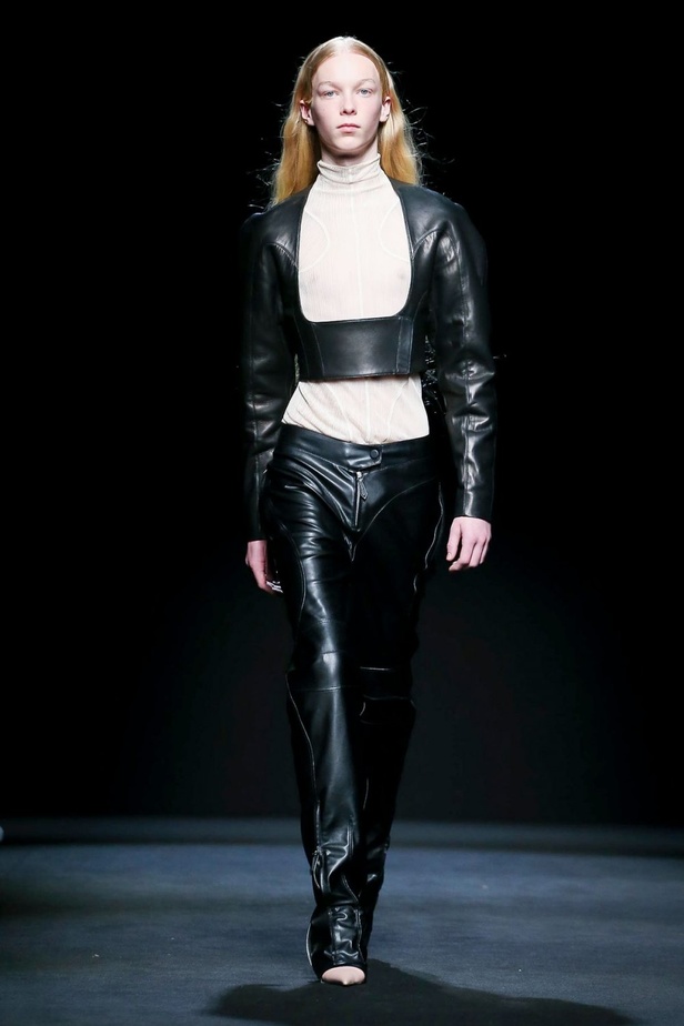 مجموعة Mugler لموسم خريف وشتاء 2020-2021