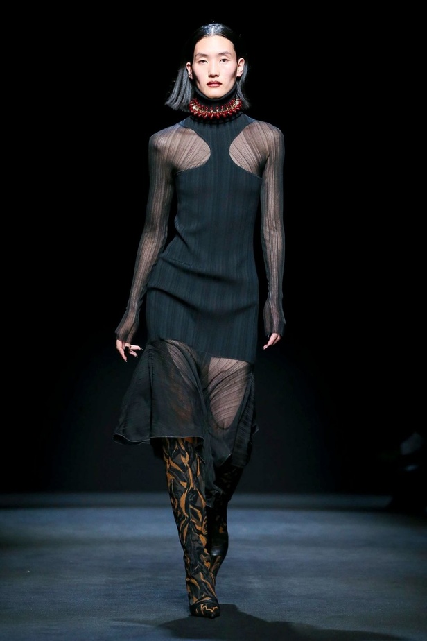 مجموعة Mugler لموسم خريف وشتاء 2020-2021