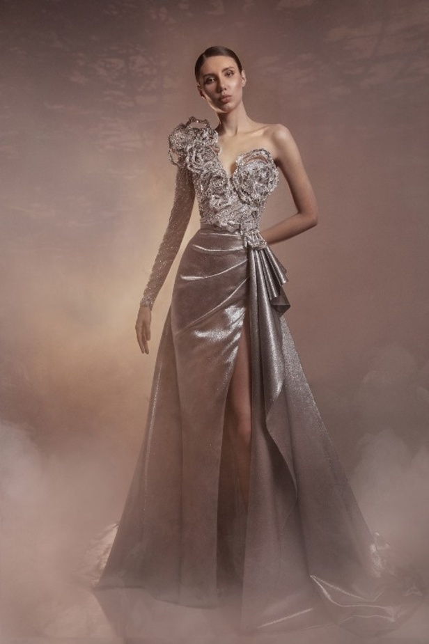 عرض ازياء مجموعة زهير مراد الهوت كوتور لصيف 2021 ينقلنا إلى بلاد الأرز والمرأة