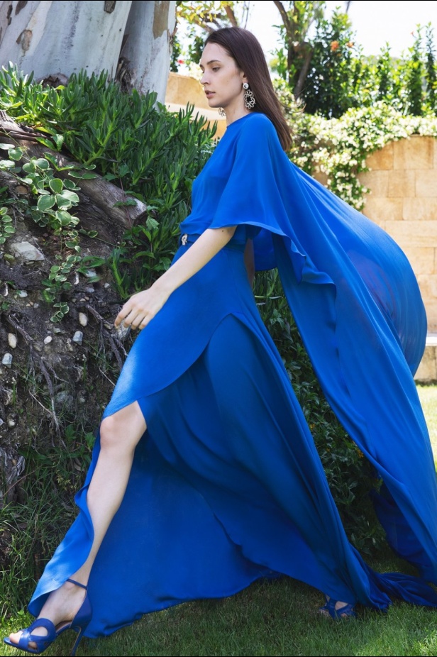  مجموعة ايلي صعب ريزورت 2022 ترحب بالبدايات الجديدة