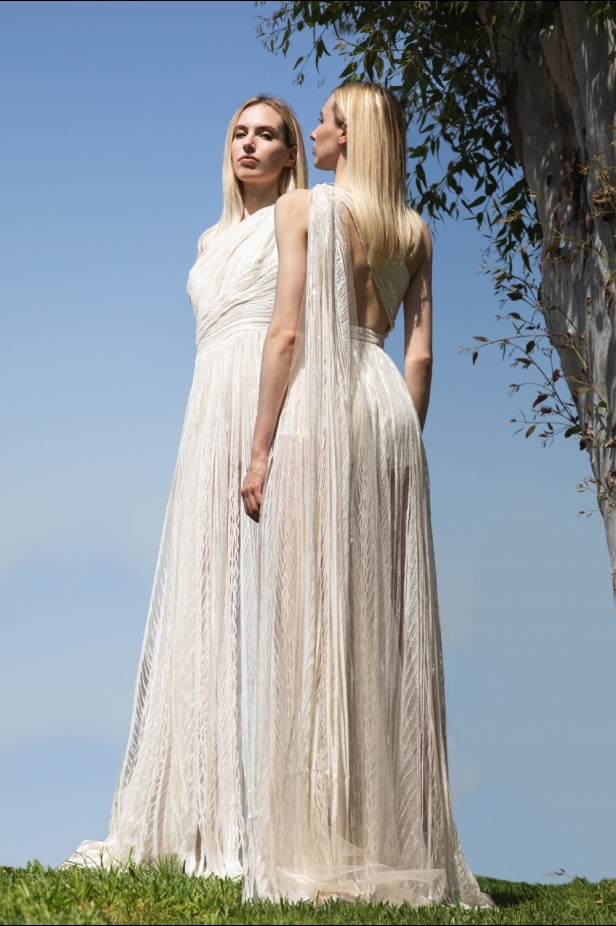  مجموعة ايلي صعب ريزورت 2022 ترحب بالبدايات الجديدة