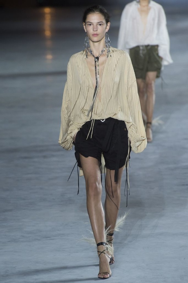 مجموعة Saint Laurent لموسمي ربيع وصيف 2018!