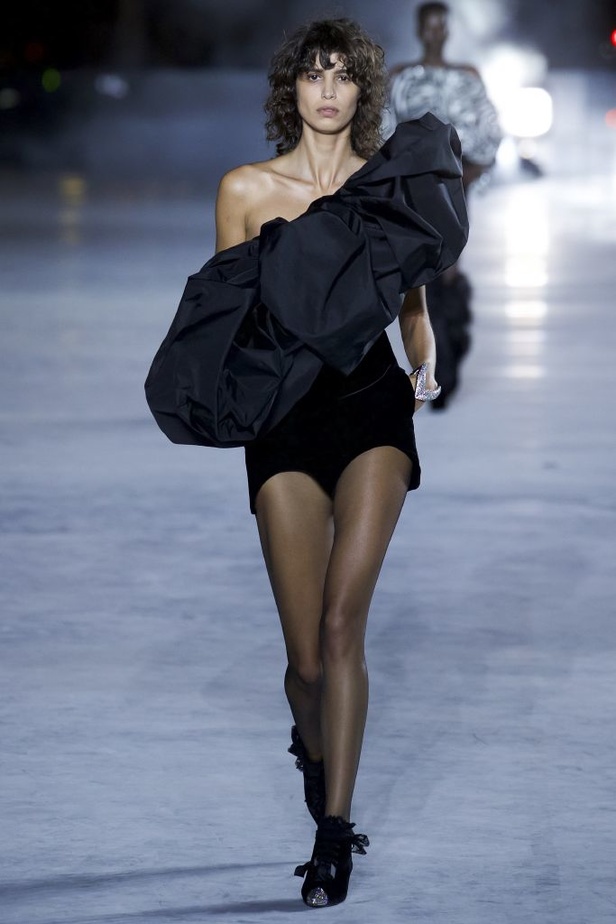 مجموعة Saint Laurent لموسمي ربيع وصيف 2018!