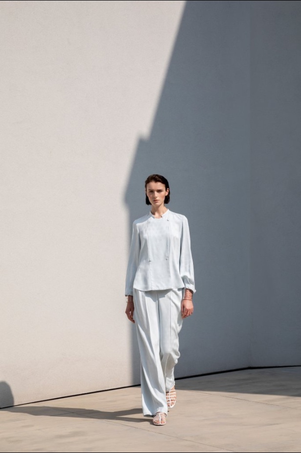 عرض أزياء Emporio Armani لربيع وصيف 2021 من أسبوع الموضة في ميلانو