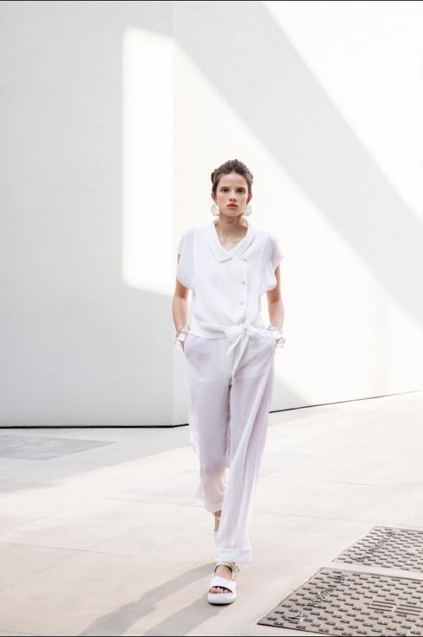 عرض أزياء Emporio Armani لربيع وصيف 2021 من أسبوع الموضة في ميلانو