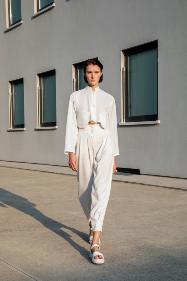 عرض أزياء Emporio Armani لربيع وصيف 2021 من أسبوع الموضة في ميلانو